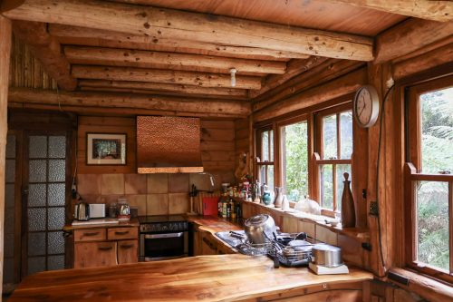 Rainforest Cabin, Robertson