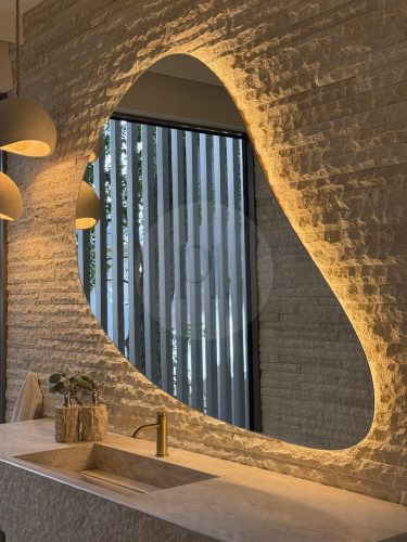 VANILLIN180 BATHROOM