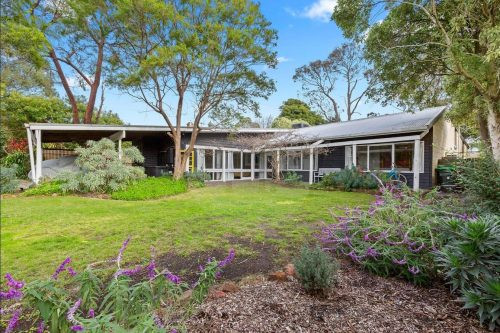 garden established facade garage driveway