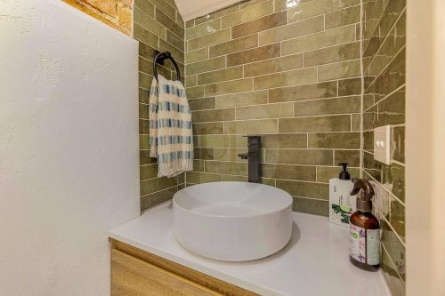 Chaftman's Chalet, Clunes-18