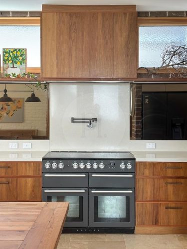Cinnamon, Marrickville 4