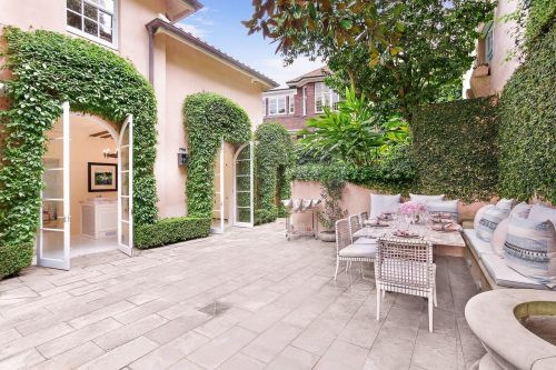 outdoor area garden established
