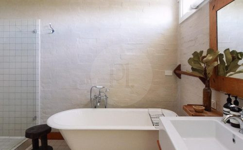 Stone Terrace, Maclean-11