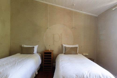 Stone Terrace, Maclean-33