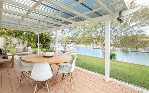 outdoor area driveway garage facade