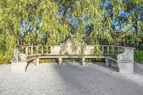 Chateau Blanca, Dural 27