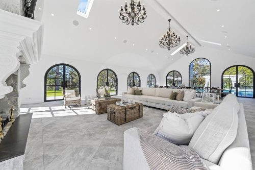 Chateau Blanca, Dural 34