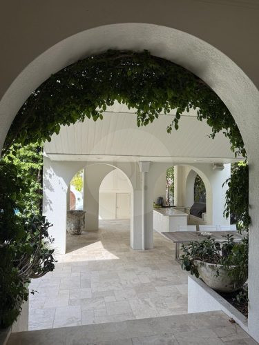 IRIS103 ENTRANCE