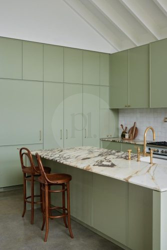 Peridot Home, Botany