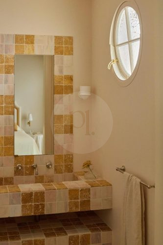 Amulet, Rose Bay 41