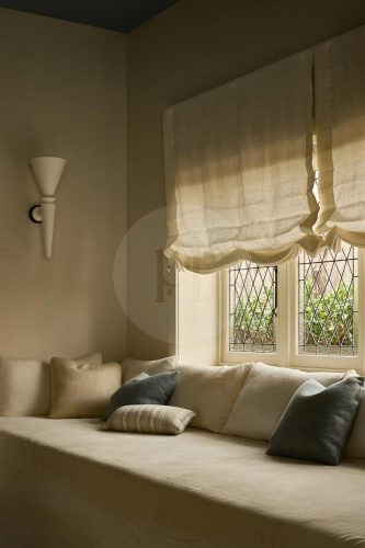 Amulet, Rose Bay 7