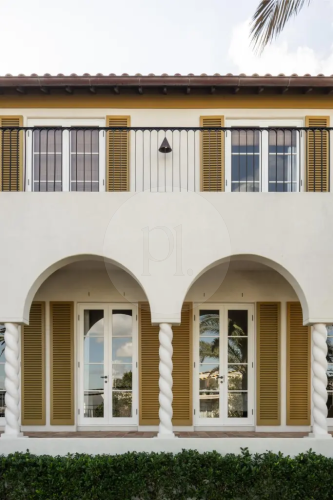 Amulet, Rose Bay 72