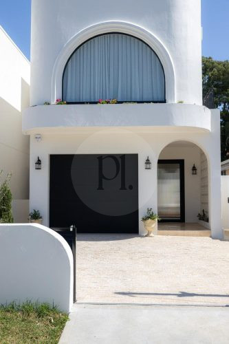 facade garage driveway