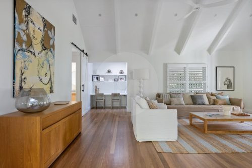 Halcyon House, Bardon 25