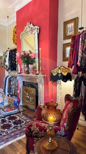 Hollywood Glamour, Collingwood - Lounge room - 1