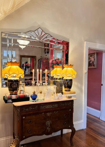 Hollywood Glamour, Collingwood - Lounge room - 11
