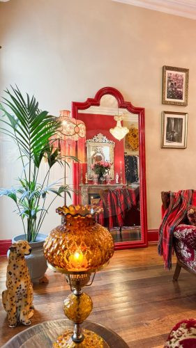 Hollywood Glamour, Collingwood - Lounge room - 4