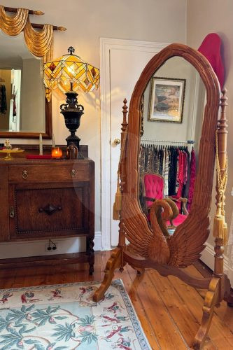 Hollywood Glamour, Collingwood - Powder - 4