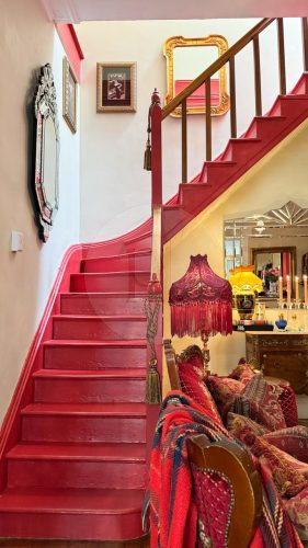 Hollywood Glamour, Collingwood - Staircase - 2
