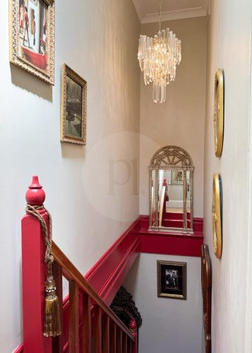 Hollywood Glamour, Collingwood - Staircase - 6