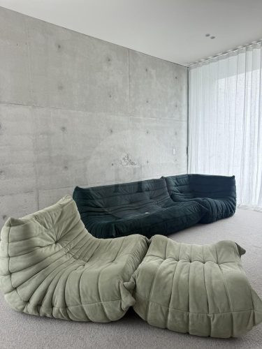 STORM FRONT RUMPS ROOM UPSTAIRS1