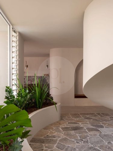 Villa Alcyone, Eleanora16