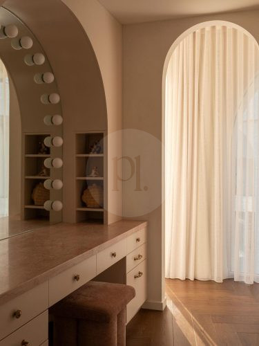Villa Alcyone, Eleanora4