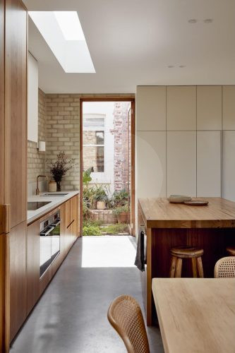A Stone's Throw, Northcote 1