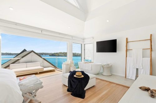 Barefoot Oasis, Bundeena 90