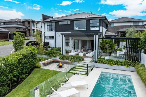 gardens established backyard