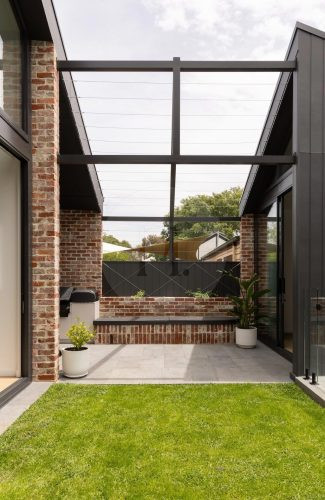 Saint Denis, Williamstown-17
