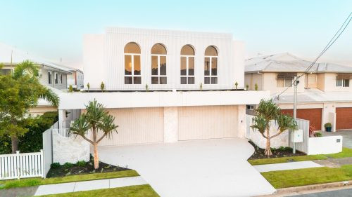 facade garage driveway