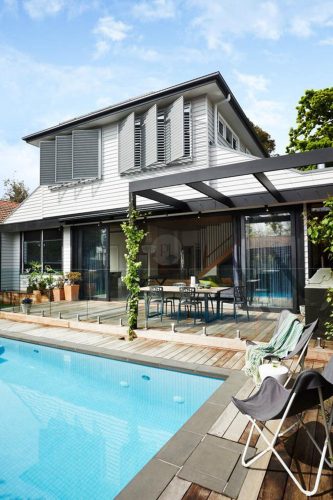facade garage driveway pool