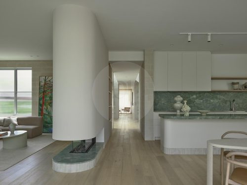 Ampersand, Hawthorn East 9