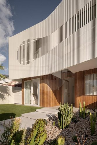 New Sensation, Bulimba 1