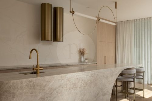 New Sensation, Bulimba 12