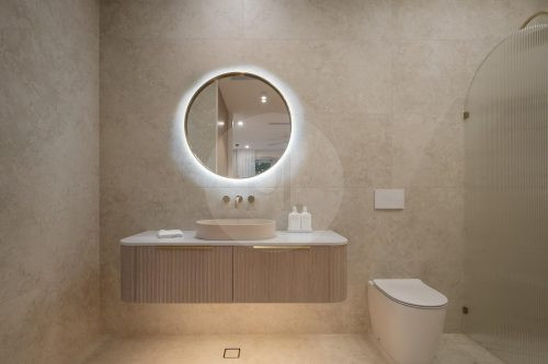 New Sensation, Bulimba 25