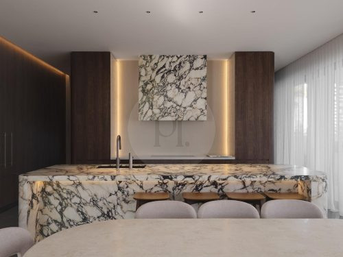 Zaria, Broadbeach Waters10