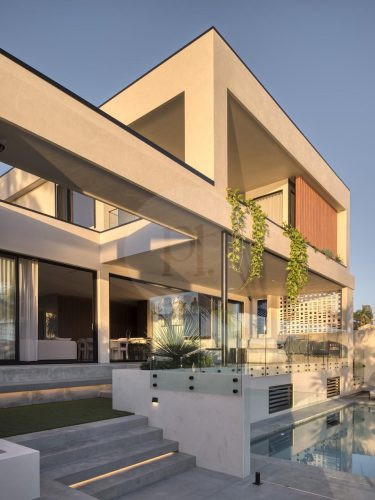 Zaria, Broadbeach Waters59