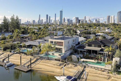 Zaria, Broadbeach Waters86