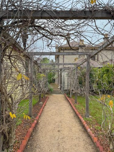 Bastion Manor, Kew2