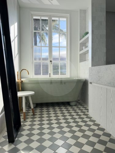bathroom 