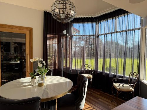 Oakleigh Estate, Lilydle44