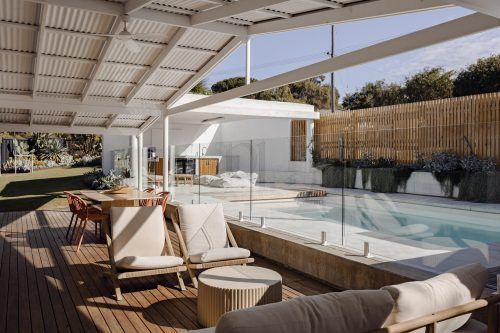 dining space outdoor area