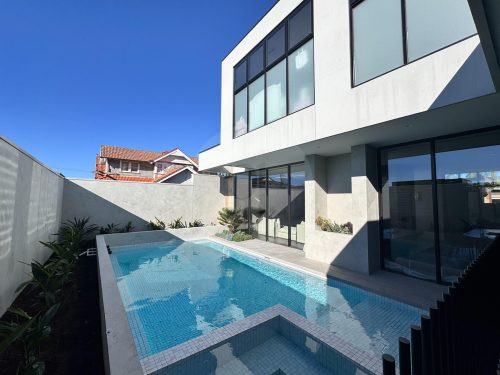 facade pool garage driveway