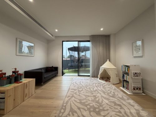 Lumen, Warranwood 8