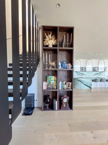 Modern Luxury, Woodforde 25