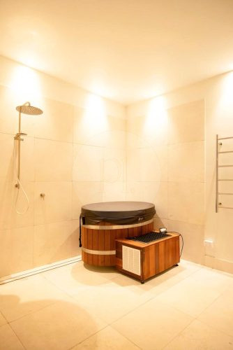 Topsider, Terrigal 4
