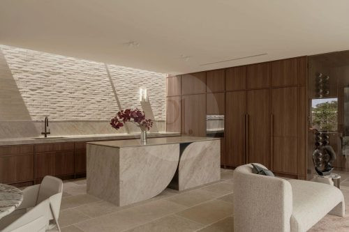 Zeta, Palm Beach 9