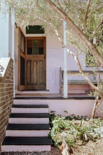 facade garage driveway